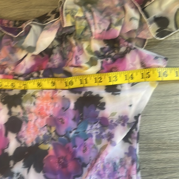 Bebe off the shoulder Floral top, blouse, ruffle,bodysuit, Size Medium - Picture 5 of 7